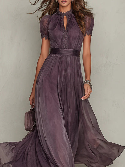Flavia | Vestido Largo Morado con Escote de Ojo de Cerradura y Ribete de Encaje en Chifón
